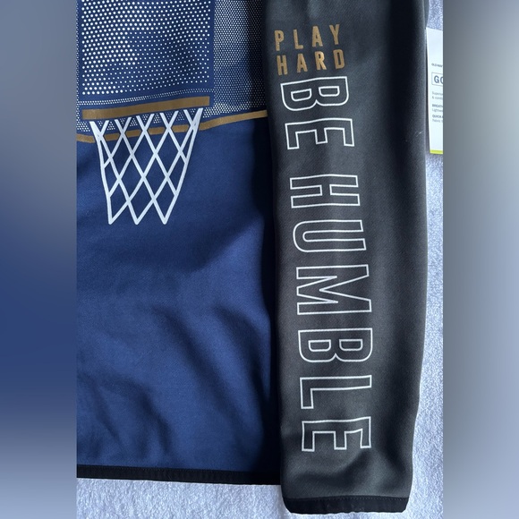 Old Navy n/w tags Boys size 8 hoodie with basketball graphic on sleeve and chest - Picture 4 of 5